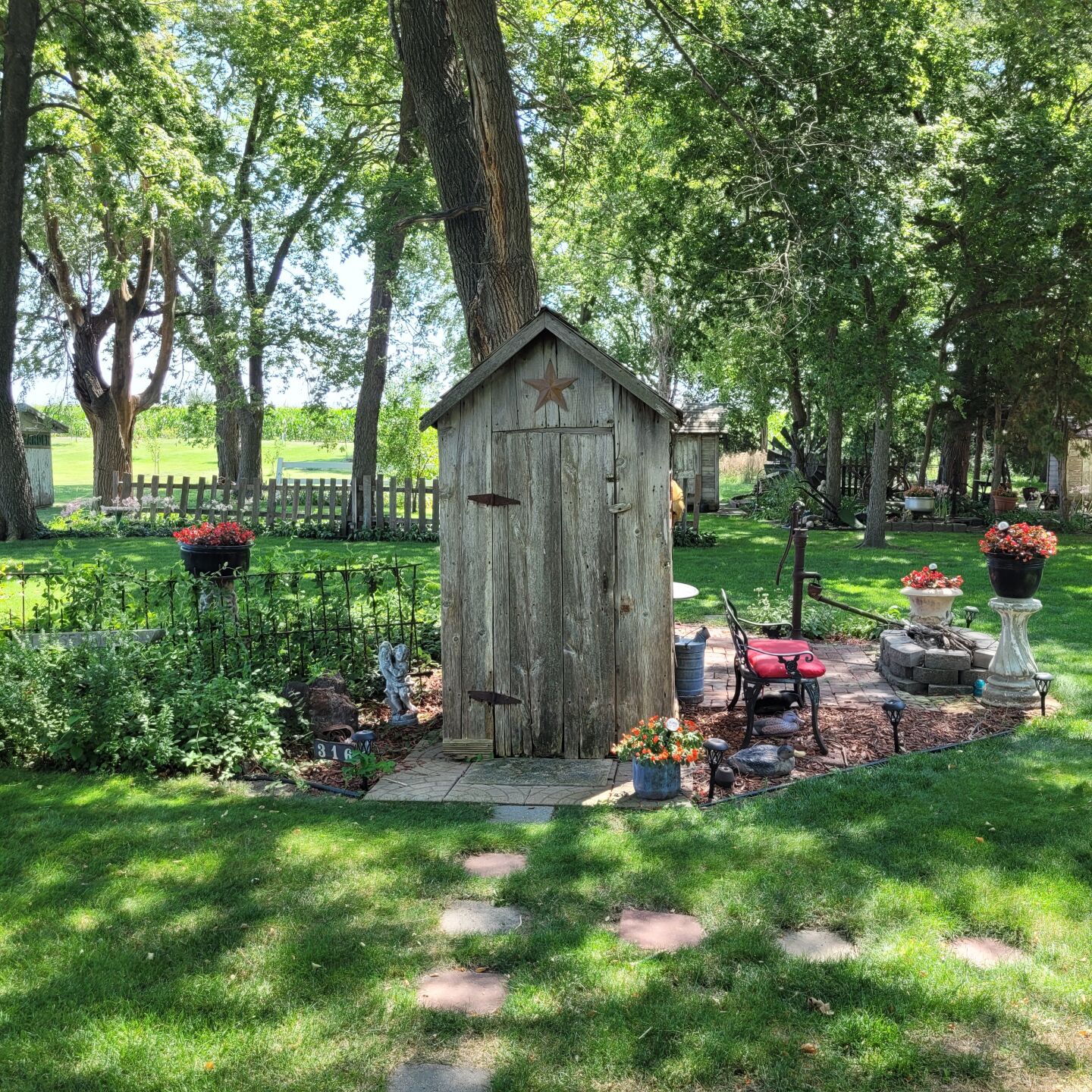 outhouse5